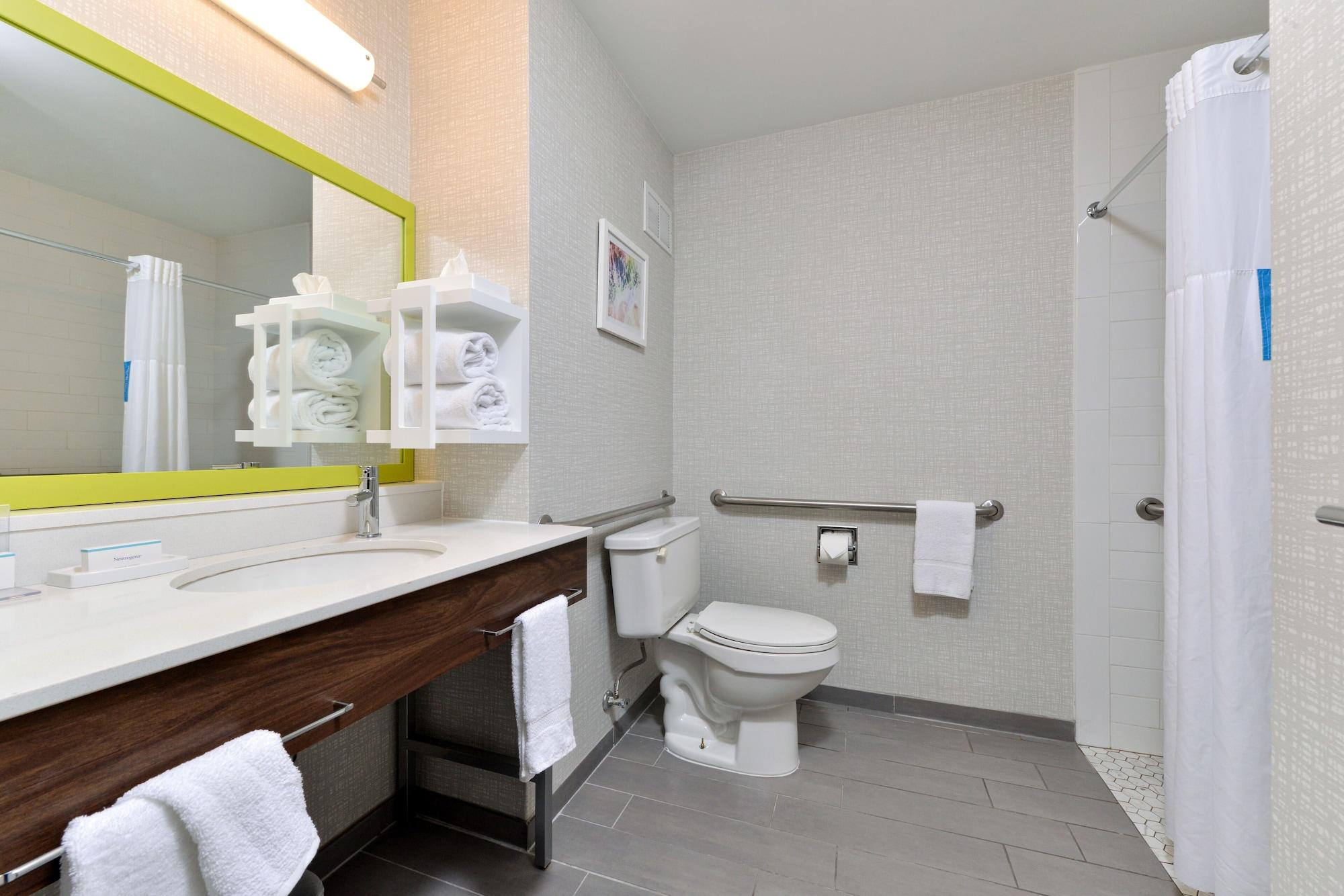 Hampton Inn By Hilton Panama City Beach Upper Grand Lagoon Exteriör bild