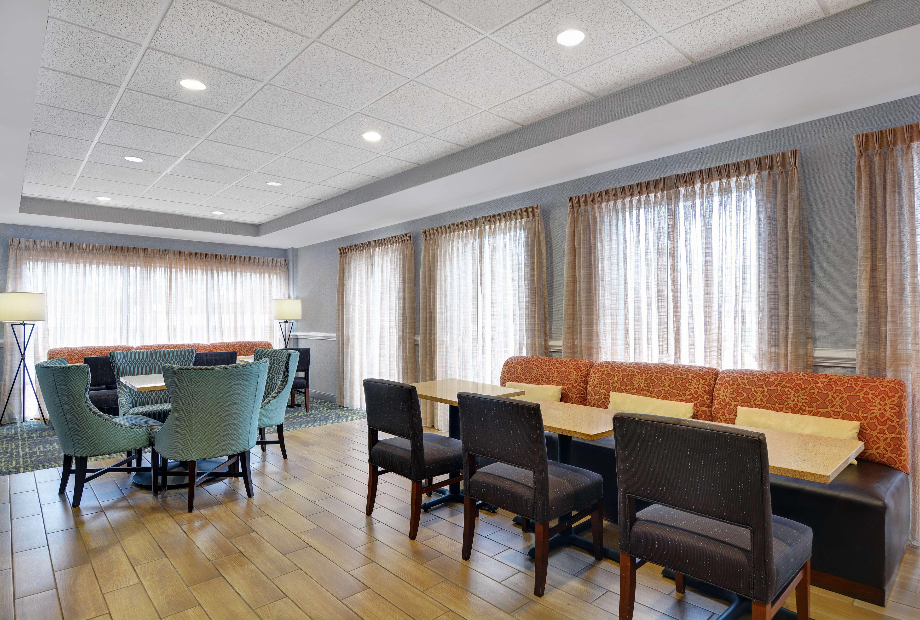 Hampton Inn By Hilton Panama City Beach Upper Grand Lagoon Exteriör bild