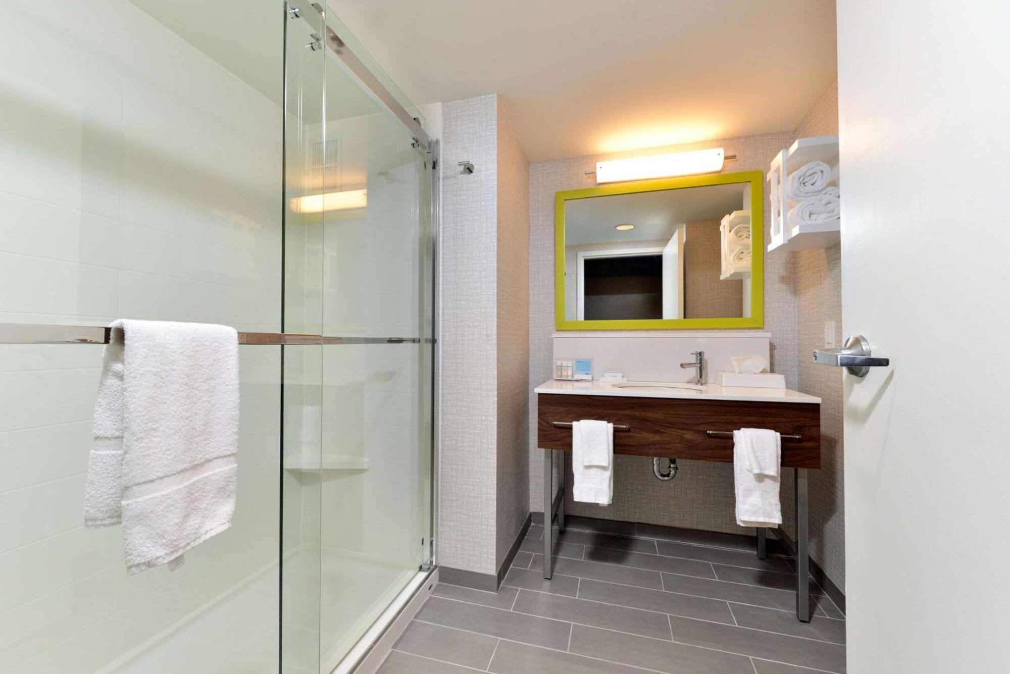 Hampton Inn By Hilton Panama City Beach Upper Grand Lagoon Exteriör bild