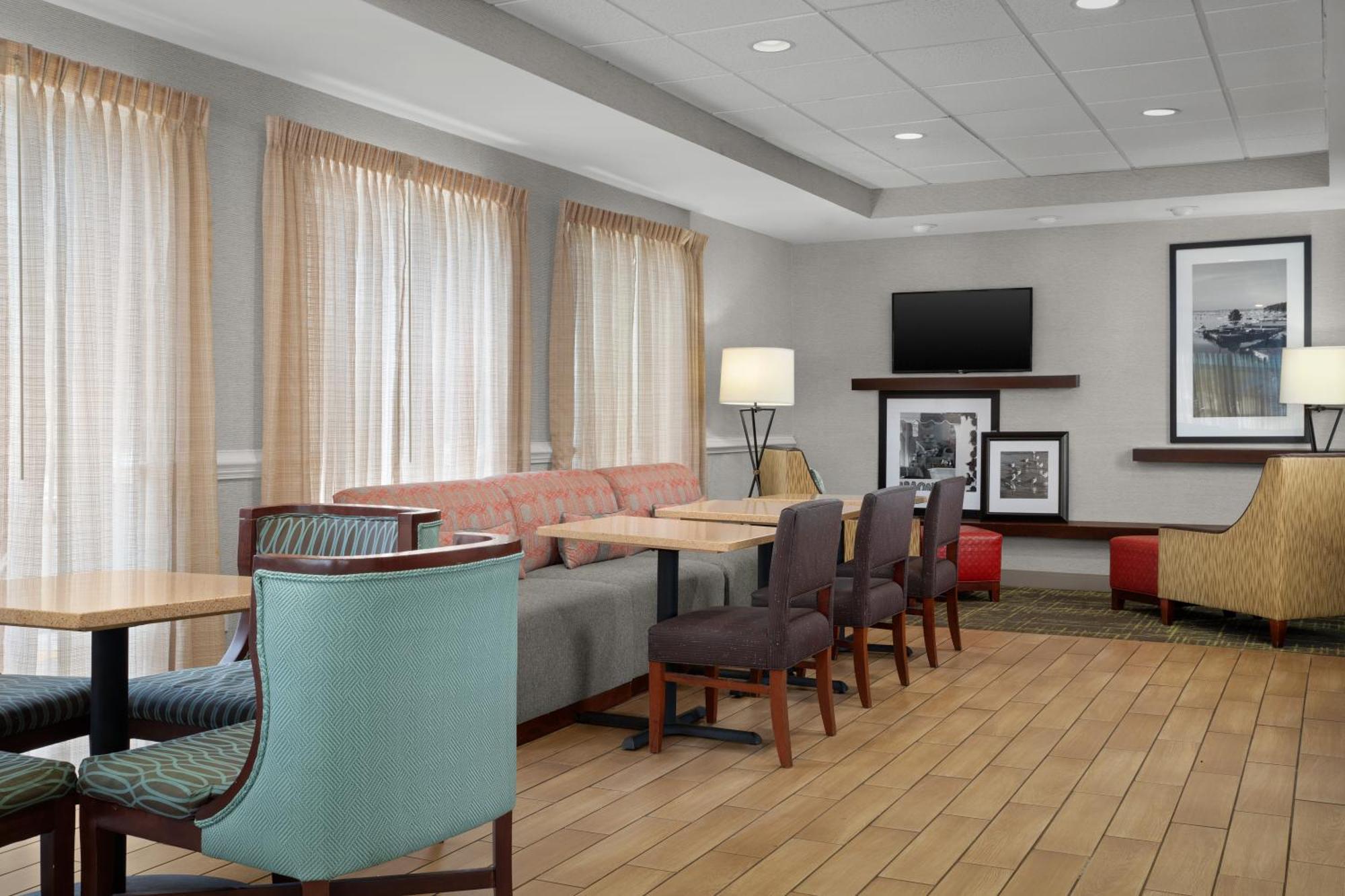 Hampton Inn By Hilton Panama City Beach Upper Grand Lagoon Exteriör bild