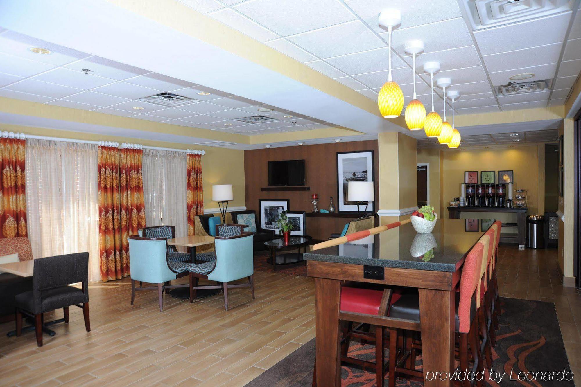Hampton Inn By Hilton Panama City Beach Upper Grand Lagoon Exteriör bild