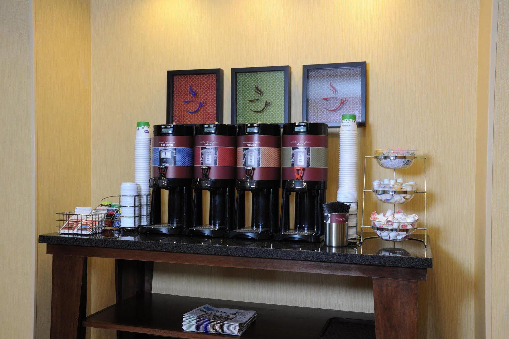 Hampton Inn By Hilton Panama City Beach Upper Grand Lagoon Exteriör bild